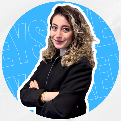 Buse Arsal fotoğrafı